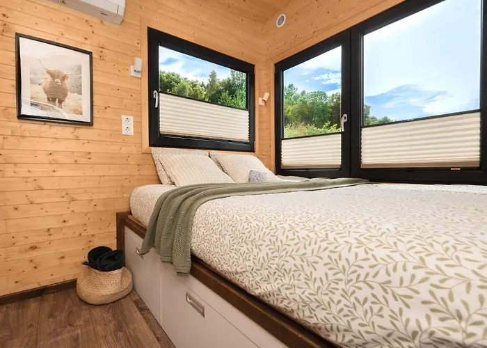 Aurora Hill Kemping *