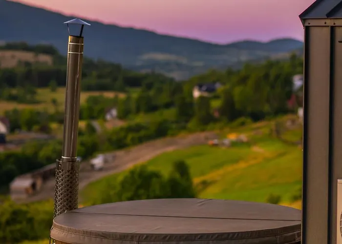 Aurora Hill Kemp Podobin